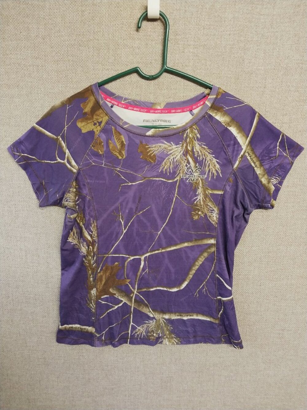 Realtree AP Women's Camo Hunting Short Sleeve Performance T-Shirt Purple Size M
